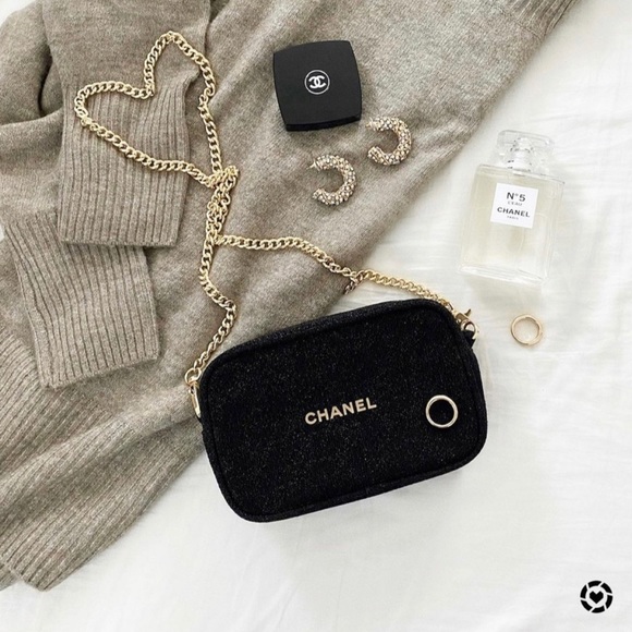 Chanel Gift Set - Moisture Must Haves - Picture 3 of 5